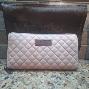 NWT Wrangler Blush Quilted Women's Wallet